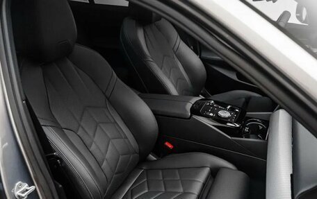 BMW 5 серия, 2025 год, 7 900 000 рублей, 13 фотография