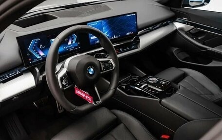 BMW 5 серия, 2025 год, 7 900 000 рублей, 10 фотография