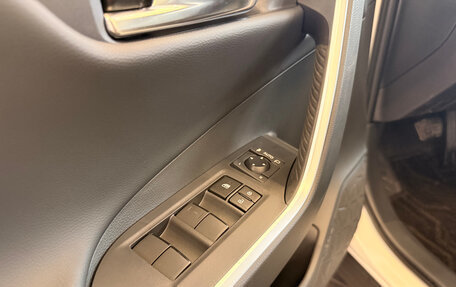 Toyota RAV4, 2025 год, 4 300 000 рублей, 10 фотография