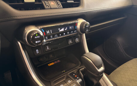 Toyota RAV4, 2025 год, 4 300 000 рублей, 14 фотография