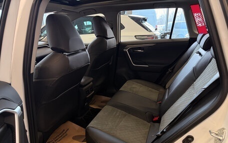 Toyota RAV4, 2025 год, 4 300 000 рублей, 16 фотография