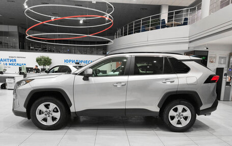 Toyota RAV4, 2021 год, 2 750 000 рублей, 8 фотография