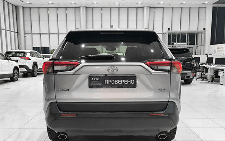 Toyota RAV4, 2021 год, 2 750 000 рублей, 6 фотография