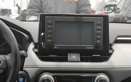 Toyota RAV4, 2021 год, 2 750 000 рублей, 15 фотография