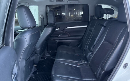 Toyota Highlander III, 2014 год, 2 900 000 рублей, 24 фотография