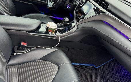 Toyota Camry, 2018 год, 1 999 000 рублей, 9 фотография