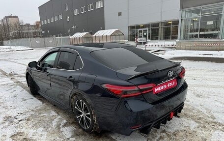 Toyota Camry, 2018 год, 1 999 000 рублей, 5 фотография