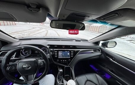 Toyota Camry, 2018 год, 1 999 000 рублей, 12 фотография