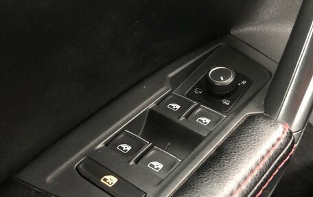 Volkswagen Tiguan II, 2019 год, 2 350 000 рублей, 17 фотография