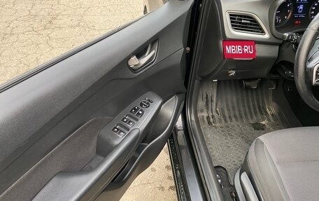 Hyundai Solaris II рестайлинг, 2017 год, 1 100 000 рублей, 8 фотография