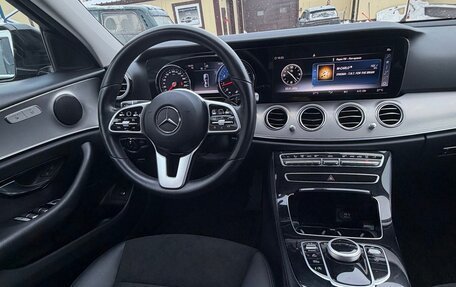 Mercedes-Benz E-Класс, 2018 год, 2 800 000 рублей, 4 фотография