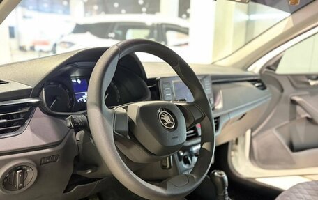 Skoda Rapid II, 2021 год, 1 622 000 рублей, 11 фотография