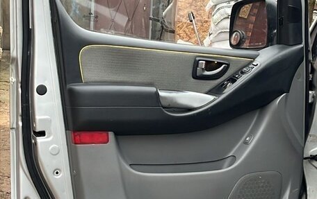 Hyundai Grand Starex Grand Starex I рестайлинг 2, 2008 год, 1 350 000 рублей, 13 фотография