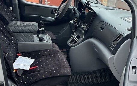 Hyundai Grand Starex Grand Starex I рестайлинг 2, 2008 год, 1 350 000 рублей, 17 фотография