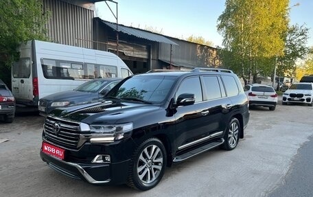 Toyota Land Cruiser 200, 2016 год, 8 250 000 рублей, 1 фотография