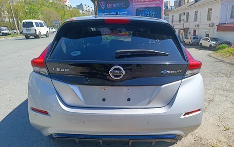 Nissan Leaf II, 2018 год, 1 690 000 рублей, 8 фотография