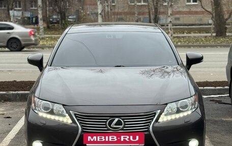 Lexus ES VII, 2015 год, 1 900 000 рублей, 2 фотография