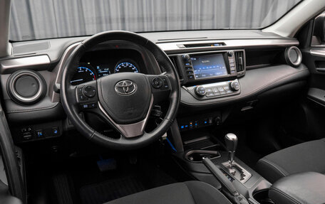 Toyota RAV4, 2017 год, 2 730 000 рублей, 9 фотография