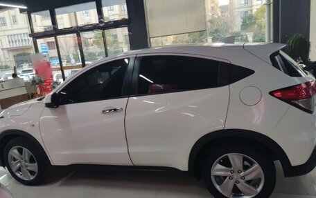 Honda Vezel, 2022 год, 1 405 600 рублей, 3 фотография