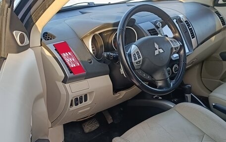 Mitsubishi Outlander III рестайлинг 3, 2008 год, 887 000 рублей, 16 фотография