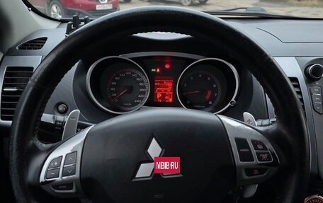 Mitsubishi Outlander III рестайлинг 3, 2007 год, 800 000 рублей, 5 фотография