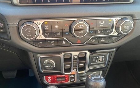 Jeep Wrangler, 2022 год, 5 400 000 рублей, 25 фотография