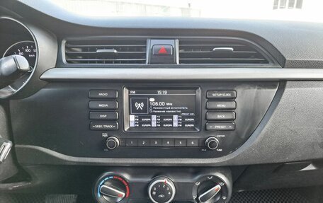 KIA Rio IV, 2018 год, 859 000 рублей, 18 фотография