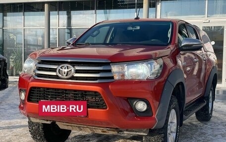 Toyota Hilux VIII, 2019 год, 3 200 000 рублей, 2 фотография