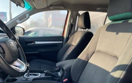 Toyota Hilux VIII, 2019 год, 3 200 000 рублей, 12 фотография