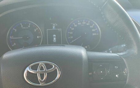 Toyota Hilux VIII, 2019 год, 3 200 000 рублей, 18 фотография