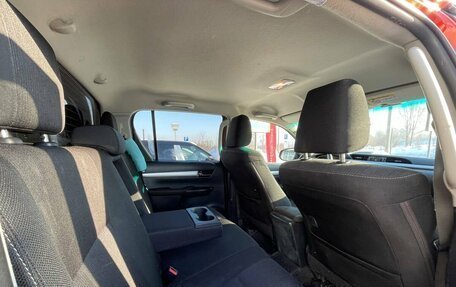 Toyota Hilux VIII, 2019 год, 3 200 000 рублей, 23 фотография