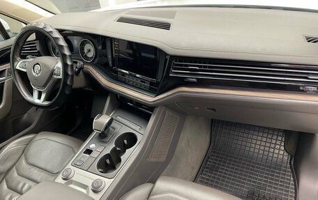 Volkswagen Touareg III, 2019 год, 4 899 000 рублей, 13 фотография