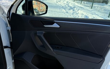 Volkswagen Tiguan II, 2021 год, 4 250 000 рублей, 27 фотография