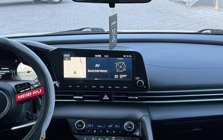 Hyundai Elantra, 2022 год, 1 949 000 рублей, 8 фотография