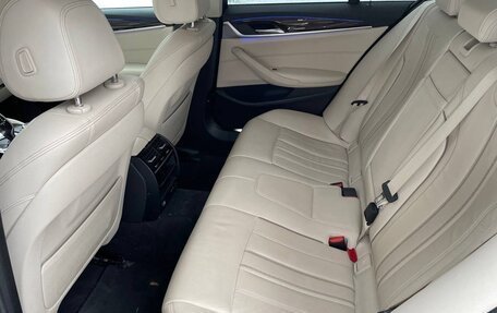 BMW 5 серия, 2019 год, 2 910 000 рублей, 13 фотография