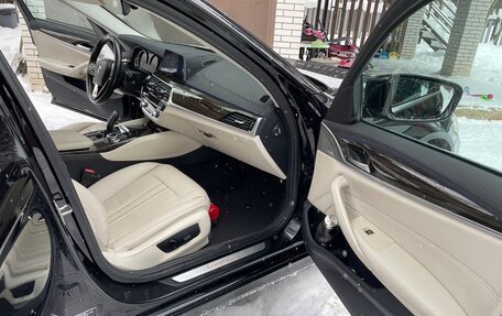 BMW 5 серия, 2019 год, 2 910 000 рублей, 14 фотография