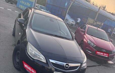 Opel Astra J, 2011 год, 660 000 рублей, 2 фотография