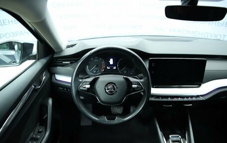 Skoda Octavia IV, 2021 год, 2 420 000 рублей, 11 фотография