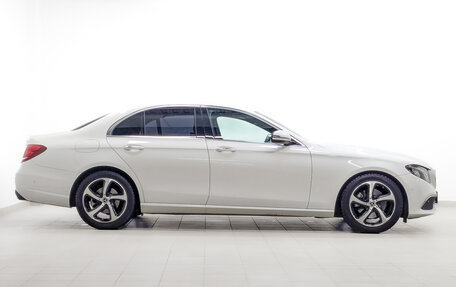 Mercedes-Benz E-Класс, 2020 год, 4 050 000 рублей, 4 фотография