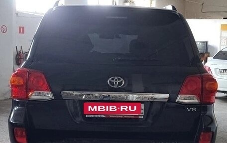 Toyota Land Cruiser 200, 2013 год, 4 500 000 рублей, 2 фотография