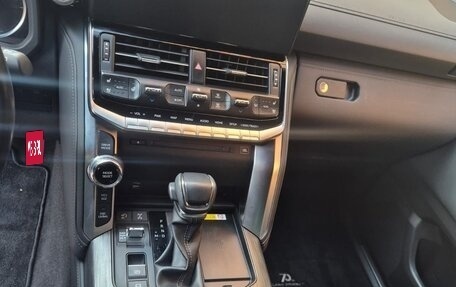 Toyota Land Cruiser, 2022 год, 11 200 000 рублей, 12 фотография