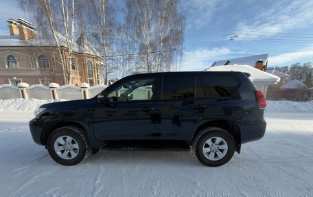 Toyota Land Cruiser Prado 150 рестайлинг 2, 2021 год, 5 300 000 рублей, 3 фотография