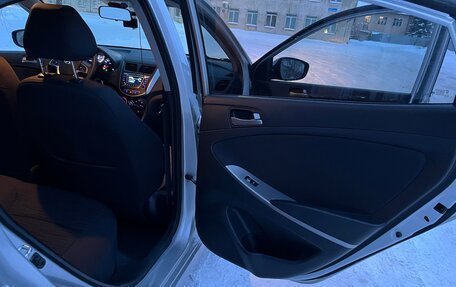 Hyundai Solaris II рестайлинг, 2016 год, 1 250 000 рублей, 19 фотография