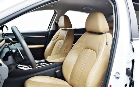 Hyundai Sonata VIII, 2022 год, 2 300 000 рублей, 10 фотография