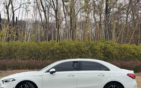 Mercedes-Benz A-Класс, 2022 год, 1 820 000 рублей, 3 фотография