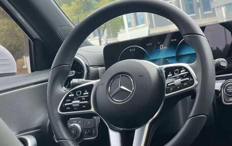 Mercedes-Benz A-Класс, 2022 год, 1 820 000 рублей, 7 фотография