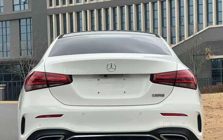 Mercedes-Benz A-Класс, 2022 год, 1 820 000 рублей, 4 фотография