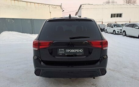 Mitsubishi Outlander III рестайлинг 3, 2019 год, 2 395 000 рублей, 7 фотография