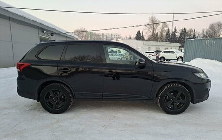 Mitsubishi Outlander III рестайлинг 3, 2019 год, 2 395 000 рублей, 5 фотография