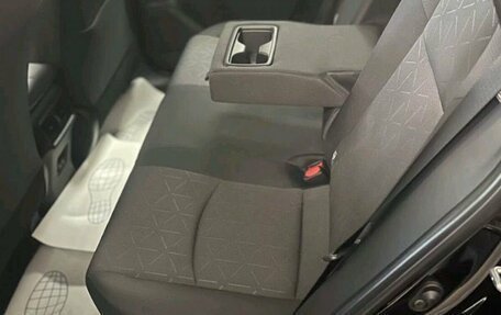 Toyota RAV4, 2025 год, 4 400 000 рублей, 11 фотография